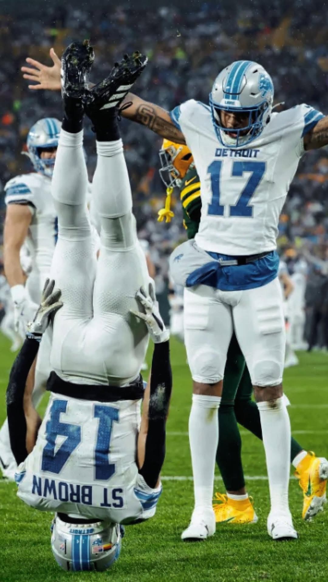 Lions Hype Video
Who’s winning the Super Bowl?
#playoffs #superbowl #nflplayoffs #nfl #lions #edit #footballedit #fb #mixtape #sohnprod #cfb